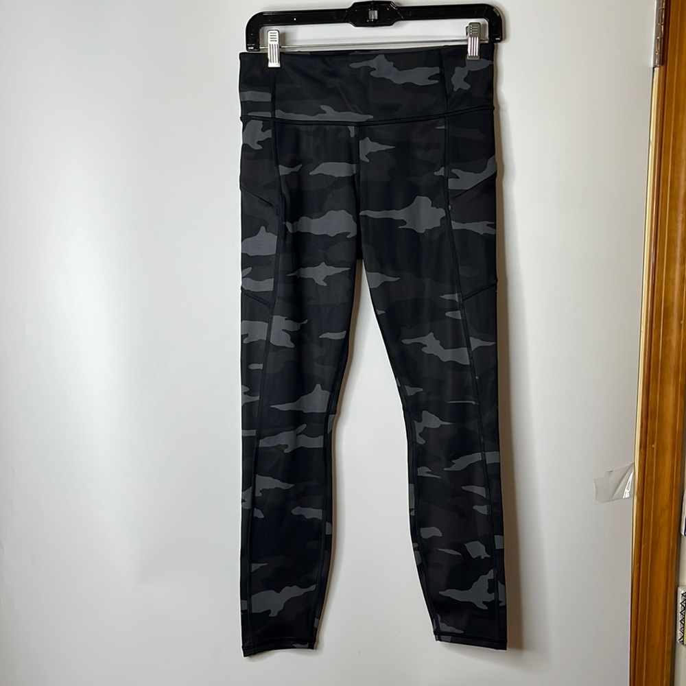 Athleta Womens Camo Contender 7/8 Tight Leggings S SMALL